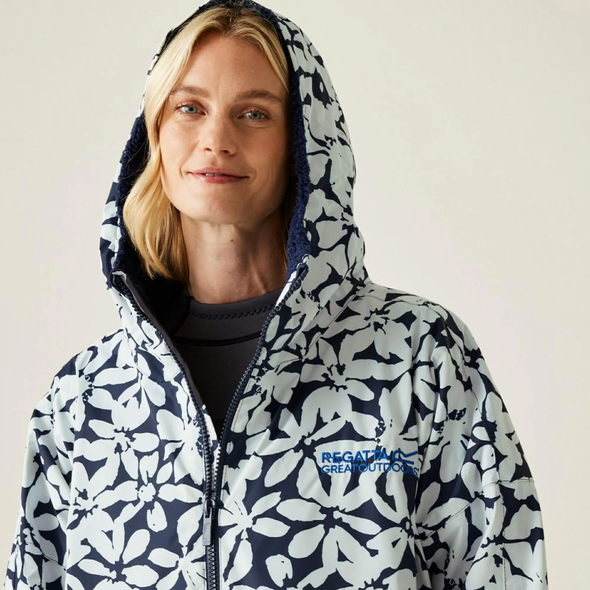 Women Regatta Staycation|Festival<Adult Waterproof Changing Robe |